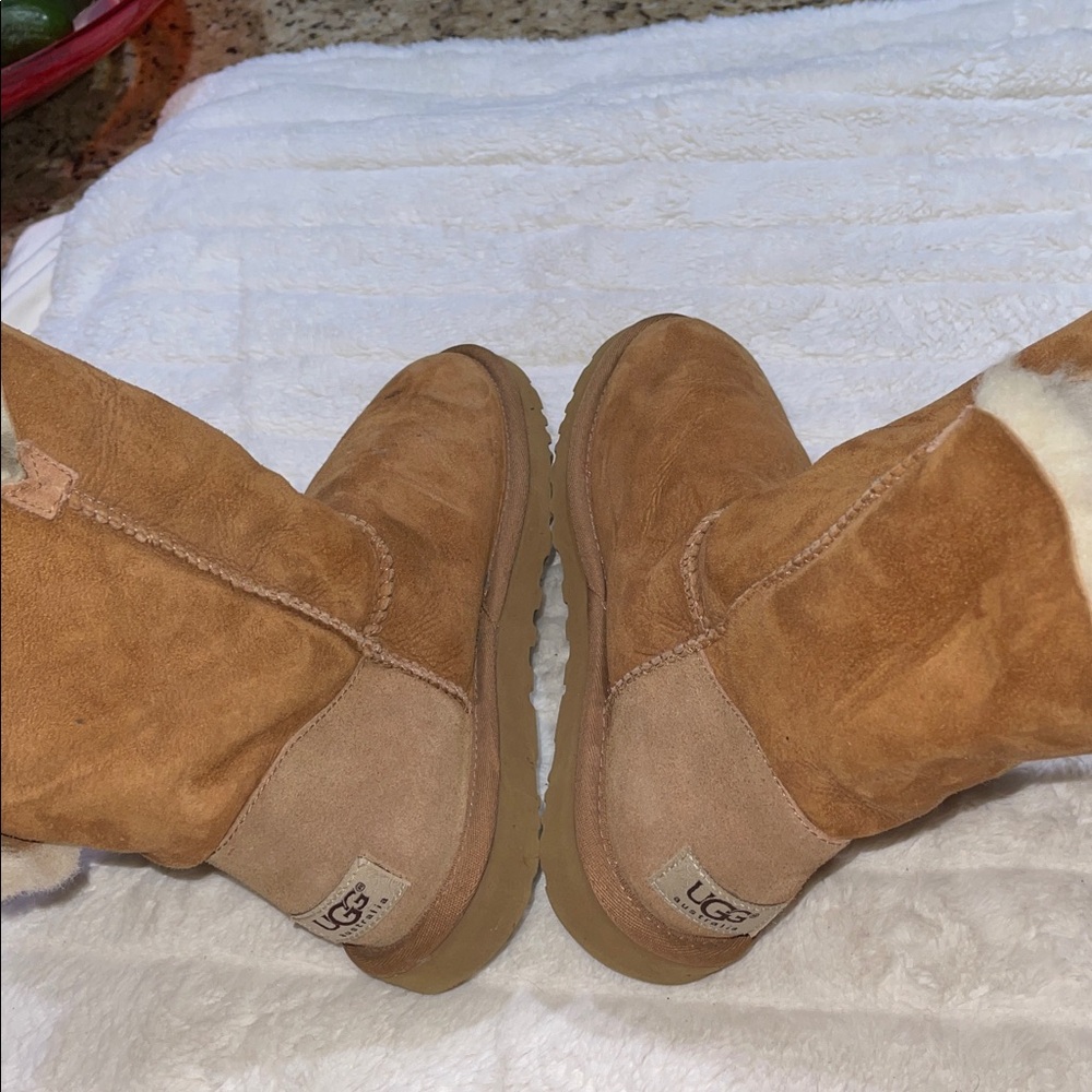 Ugg Bailey Button - image 4